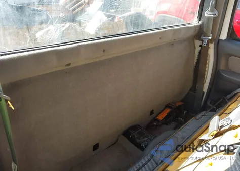 2000 Nissan Frontier Xe из США, поврежденный, VIN 1N6DD21S4YC388021